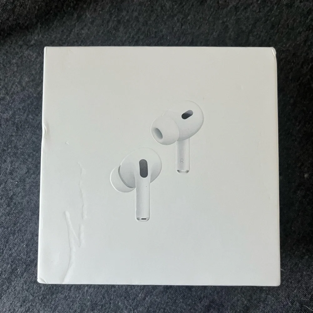 Apple AirPods Pro with Wireless Case - White